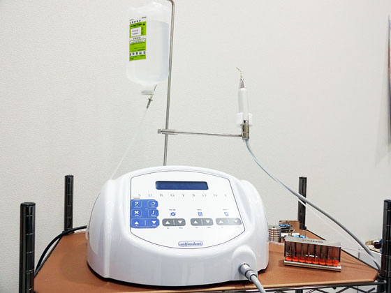 ホワイトニング、顎関節症、治療後の痛みの疼痛緩和や、歯科用のメスとして、レーザーを利用しています。